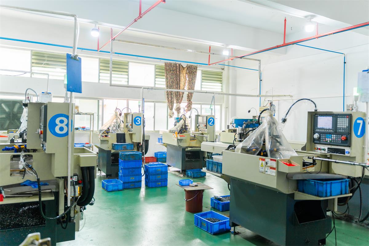 Semi-automatic lathe1